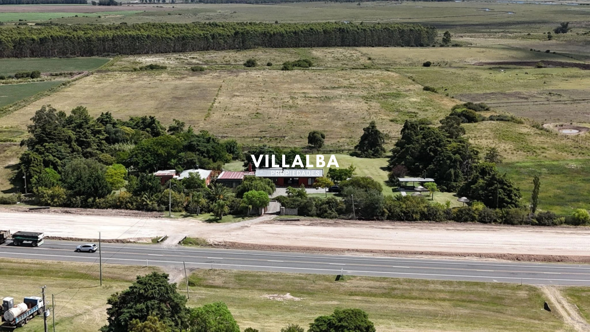 Chacra ID.4071 - LUGAR DE ENSUEÑO !!!!  VENDO CHACRA DE 14 HAS QUE YA NO SE ENCUENTRAN EN LA ZONA . CANCHA DE POLO , PICADERO Y CABALLERIZAS 