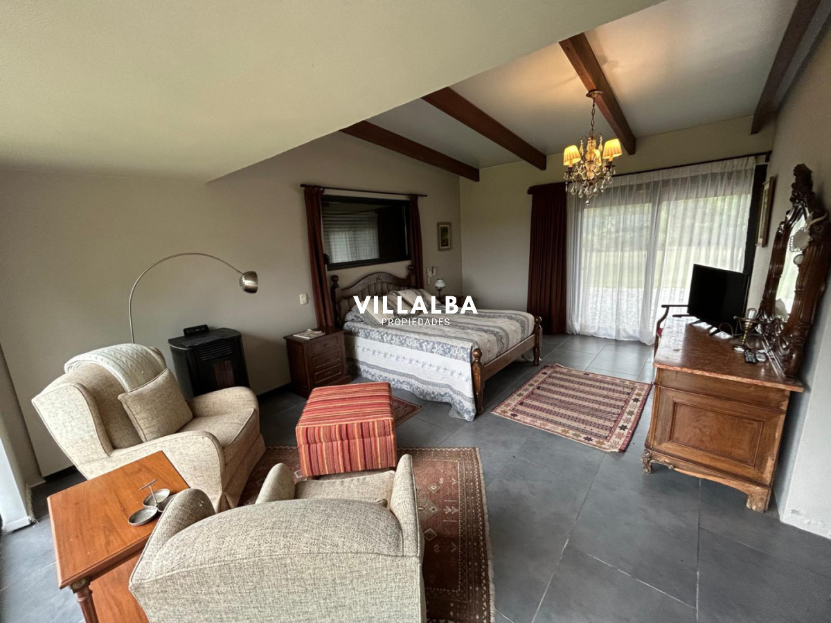 Chacra ID.4071 - LUGAR DE ENSUEÑO !!!!  VENDO CHACRA DE 14 HAS QUE YA NO SE ENCUENTRAN EN LA ZONA . CANCHA DE POLO , PICADERO Y CABALLERIZAS 