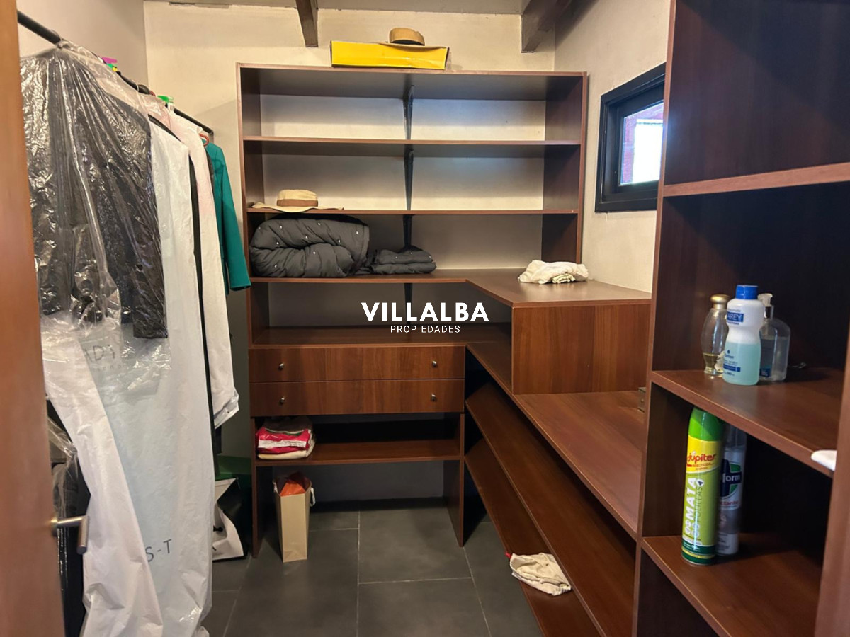 Chacra ID.4071 - LUGAR DE ENSUEÑO !!!!  VENDO CHACRA DE 14 HAS QUE YA NO SE ENCUENTRAN EN LA ZONA . CANCHA DE POLO , PICADERO Y CABALLERIZAS 