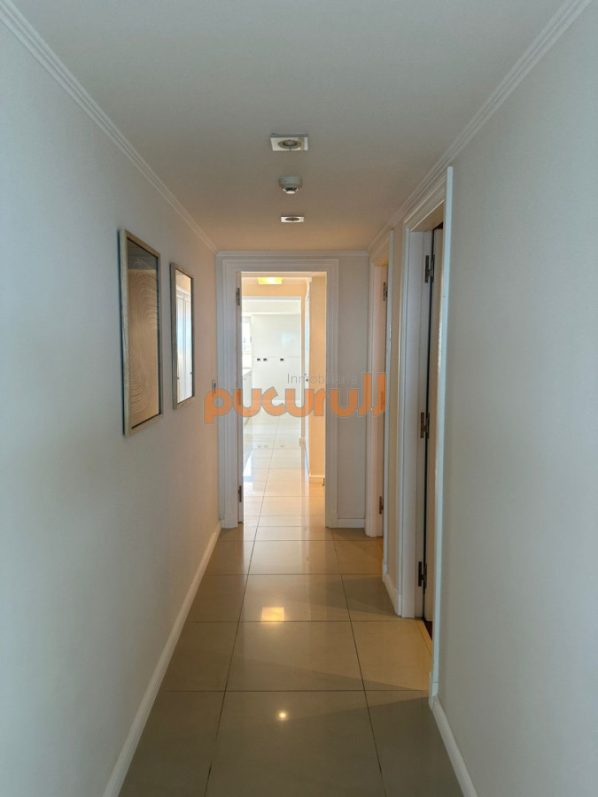 Apartamento ID.2496 - Torre Imperiale Exclusivo Apartamento de Gran Categoría con 4 Dormitorios, Servicio y 6 Baños