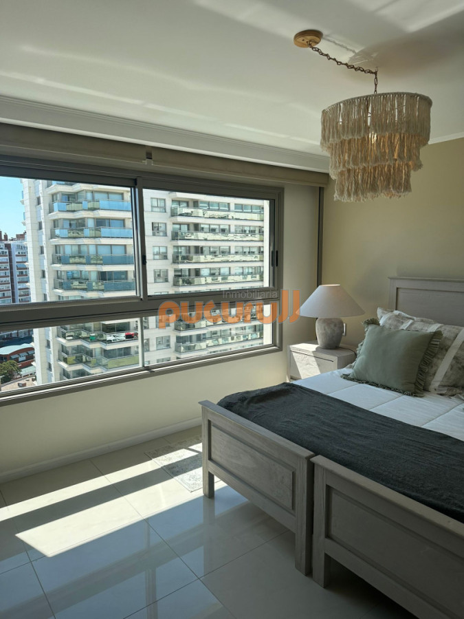 Apartamento ID.2496 - Torre Imperiale Exclusivo Apartamento de Gran Categoría con 4 Dormitorios, Servicio y 6 Baños