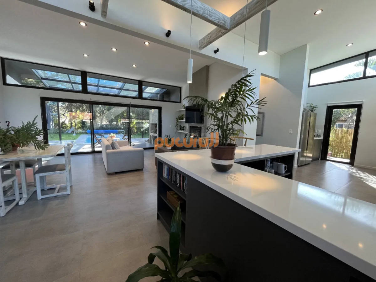 Casa ID.2670 - Casa Moderna Nueva Construcción