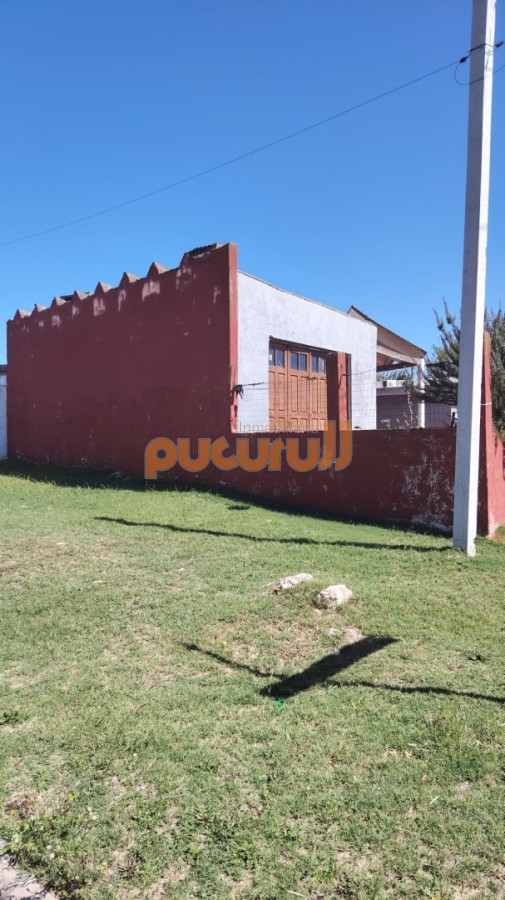 Casa ID.2857 - OPORTUNIDAD EN BARRIO LAS COOPERATIVAS CASA 3 DORM+2 BAÑOS CON COCHERA Y BARBACOA 