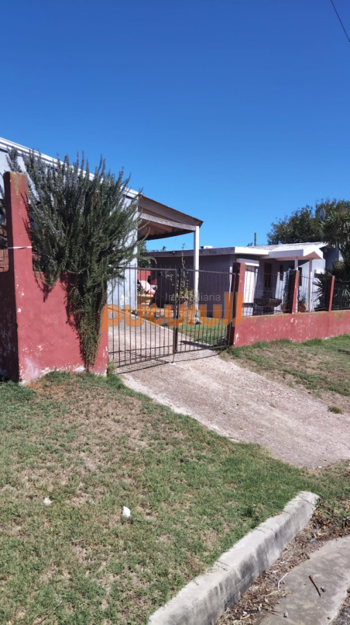 Casa ID.2857 - OPORTUNIDAD EN BARRIO LAS COOPERATIVAS CASA 3 DORM+2 BAÑOS CON COCHERA Y BARBACOA 