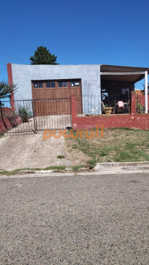 Casa ID.2857 - OPORTUNIDAD EN BARRIO LAS COOPERATIVAS CASA 3 DORM+2 BAÑOS CON COCHERA Y BARBACOA 