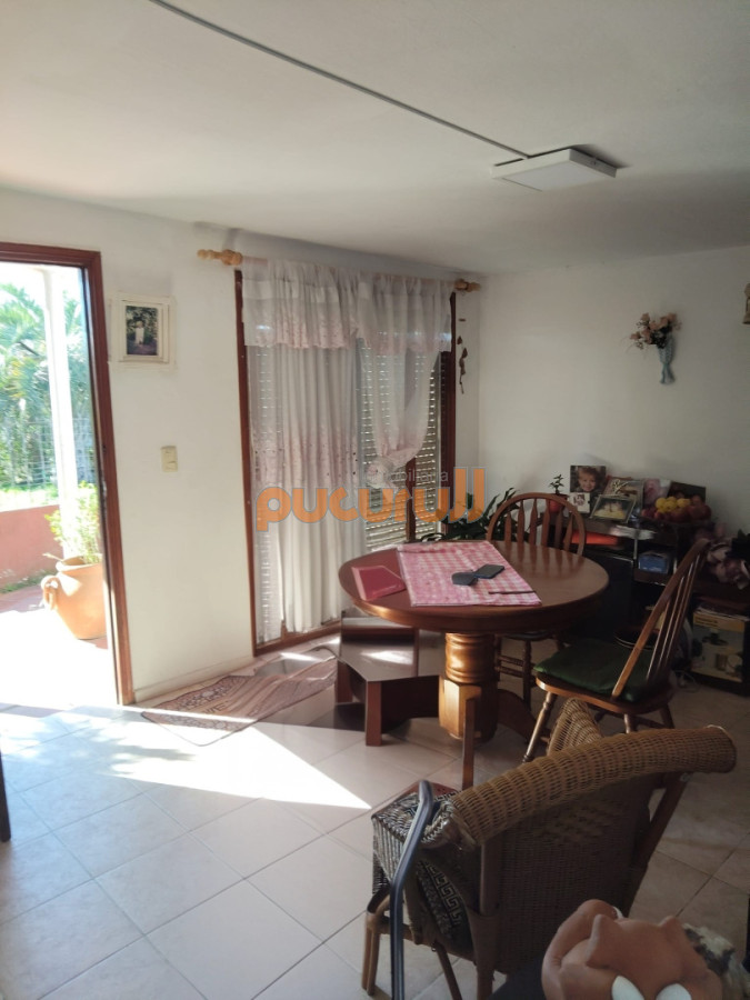 Casa ID.2857 - OPORTUNIDAD EN BARRIO LAS COOPERATIVAS CASA 3 DORM+2 BAÑOS CON COCHERA Y BARBACOA 