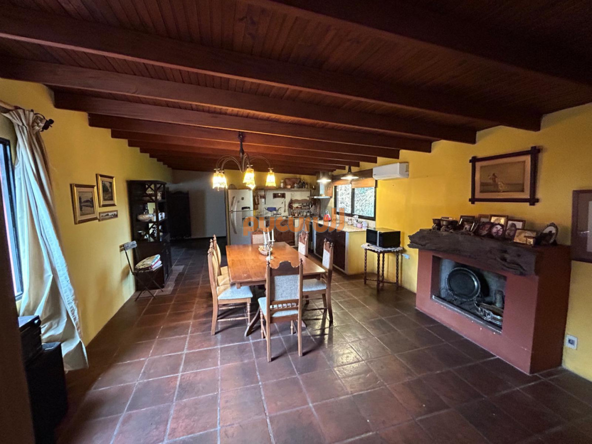 Chacra ID.2799 - LUGAR DE ENSUEÑO !!!!  VENDO CHACRA DE 14 HAS QUE YA NO SE ENCUENTRAN EN LA ZONA . CANCHA DE POLO , PICADERO Y CABALLERIZAS 
