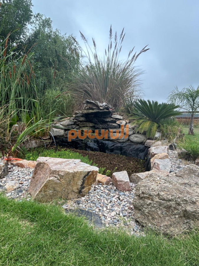 Chacra ID.2799 - LUGAR DE ENSUEÑO !!!!  VENDO CHACRA DE 14 HAS QUE YA NO SE ENCUENTRAN EN LA ZONA . CANCHA DE POLO , PICADERO Y CABALLERIZAS 