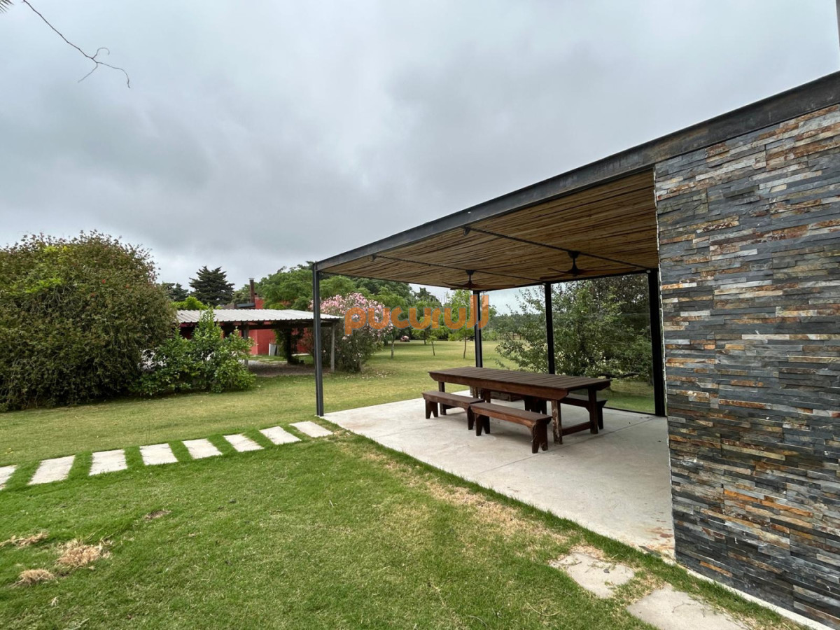 Chacra ID.2799 - LUGAR DE ENSUEÑO !!!!  VENDO CHACRA DE 14 HAS QUE YA NO SE ENCUENTRAN EN LA ZONA . CANCHA DE POLO , PICADERO Y CABALLERIZAS 