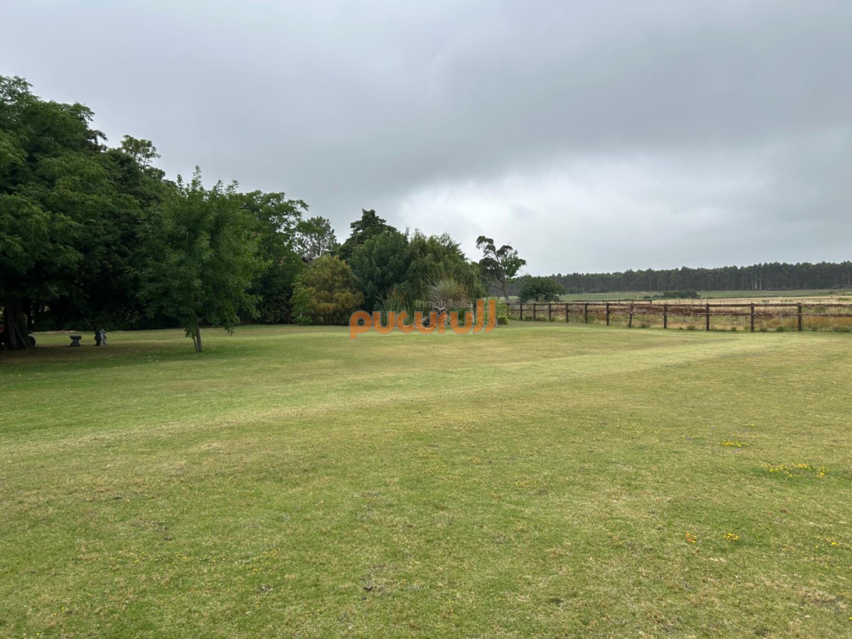 Chacra ID.2799 - LUGAR DE ENSUEÑO !!!!  VENDO CHACRA DE 14 HAS QUE YA NO SE ENCUENTRAN EN LA ZONA . CANCHA DE POLO , PICADERO Y CABALLERIZAS 