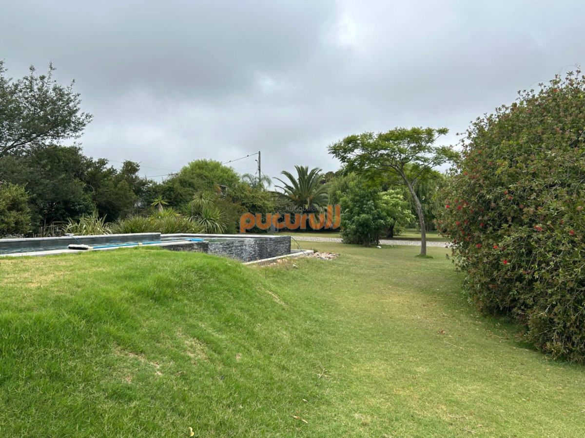 Chacra ID.2799 - LUGAR DE ENSUEÑO !!!!  VENDO CHACRA DE 14 HAS QUE YA NO SE ENCUENTRAN EN LA ZONA . CANCHA DE POLO , PICADERO Y CABALLERIZAS 