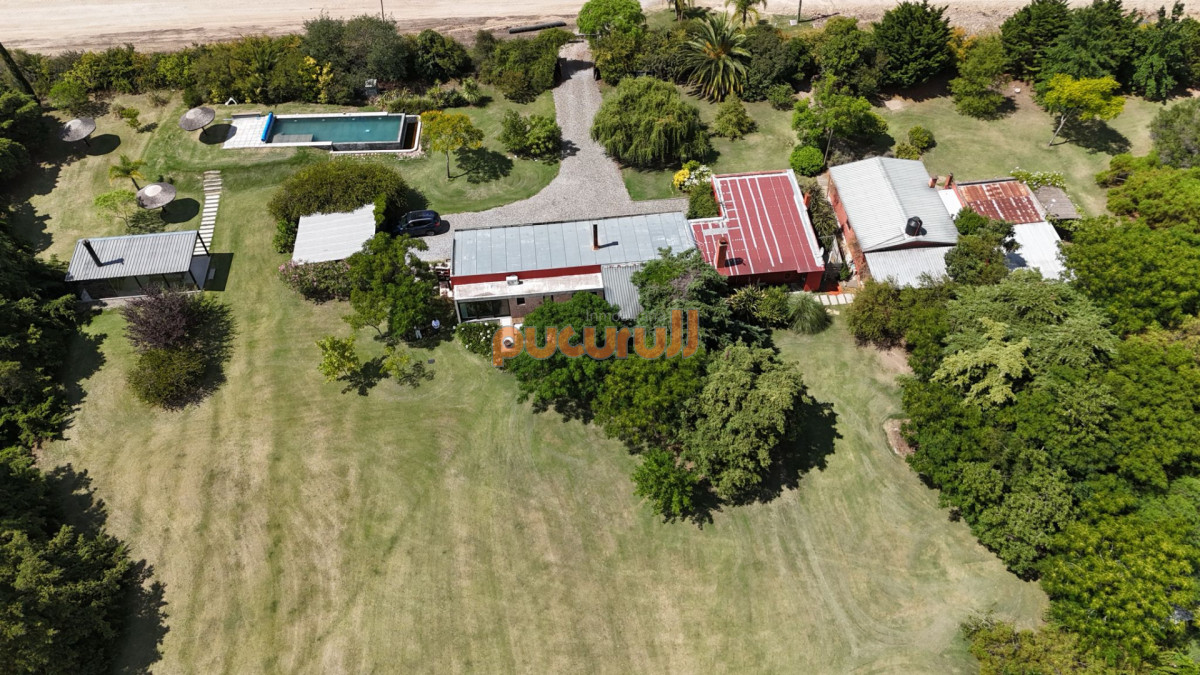 Chacra ID.2799 - LUGAR DE ENSUEÑO !!!!  VENDO CHACRA DE 14 HAS QUE YA NO SE ENCUENTRAN EN LA ZONA . CANCHA DE POLO , PICADERO Y CABALLERIZAS 