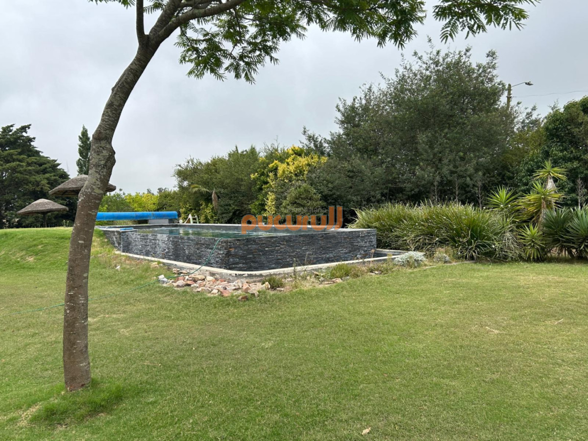 Chacra ID.2799 - LUGAR DE ENSUEÑO !!!!  VENDO CHACRA DE 14 HAS QUE YA NO SE ENCUENTRAN EN LA ZONA . CANCHA DE POLO , PICADERO Y CABALLERIZAS 