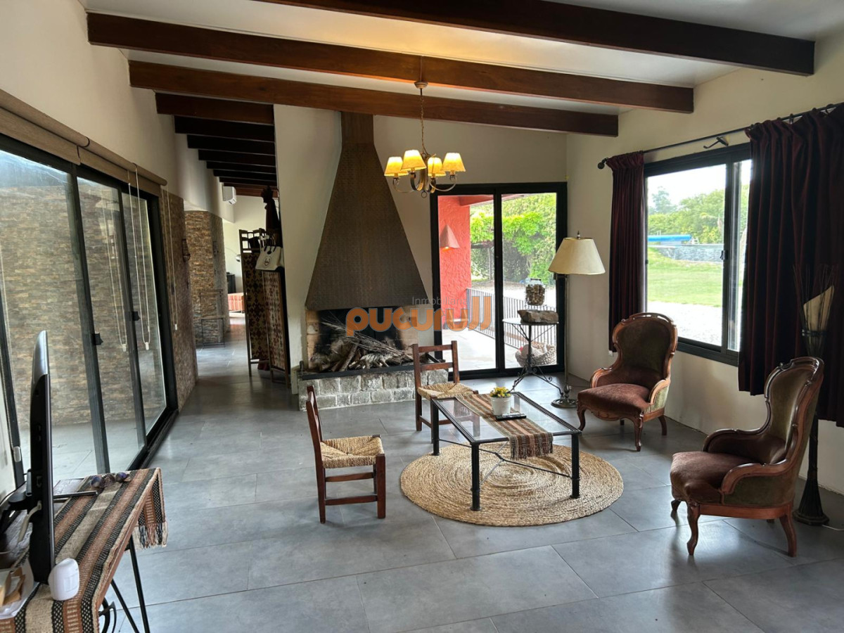 Chacra ID.2799 - LUGAR DE ENSUEÑO !!!!  VENDO CHACRA DE 14 HAS QUE YA NO SE ENCUENTRAN EN LA ZONA . CANCHA DE POLO , PICADERO Y CABALLERIZAS 