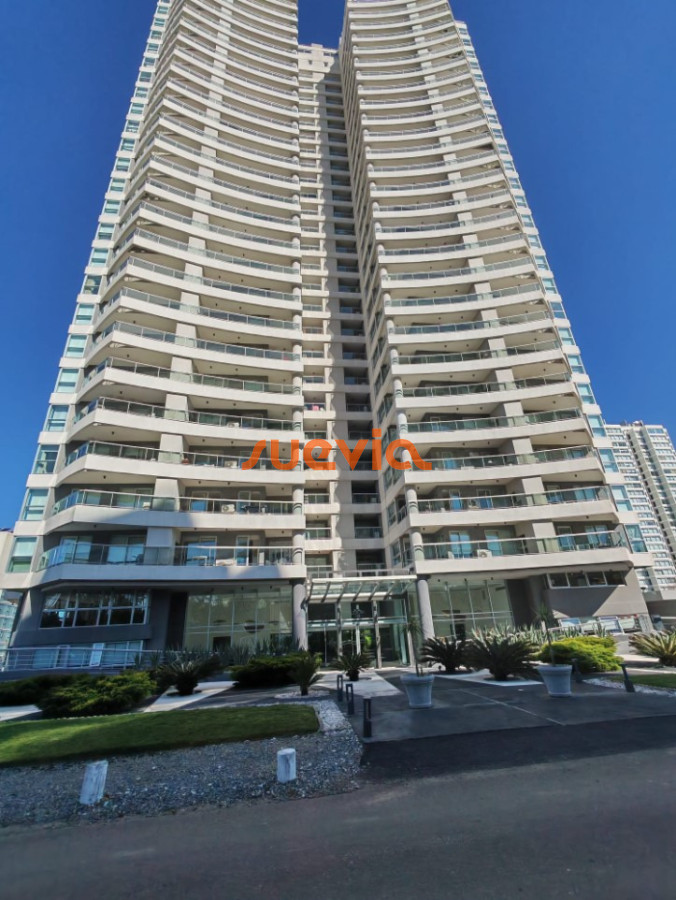 Apartamento ID.4721 - VENDO EXCELENTE APTO DE 2 DORM+DEPENDENCIA , 4 BAÑOS EN TORRE LOOK BRAVA