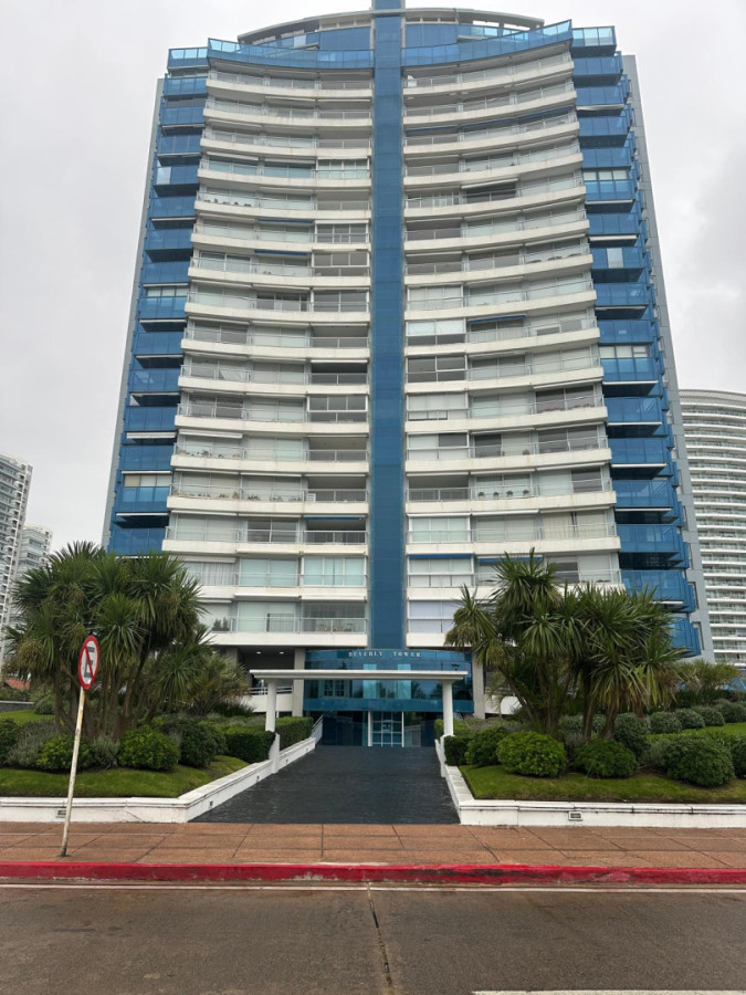 Torre Beverly Tower apto de 3 dormitorios en suite + dep servicio c/baño