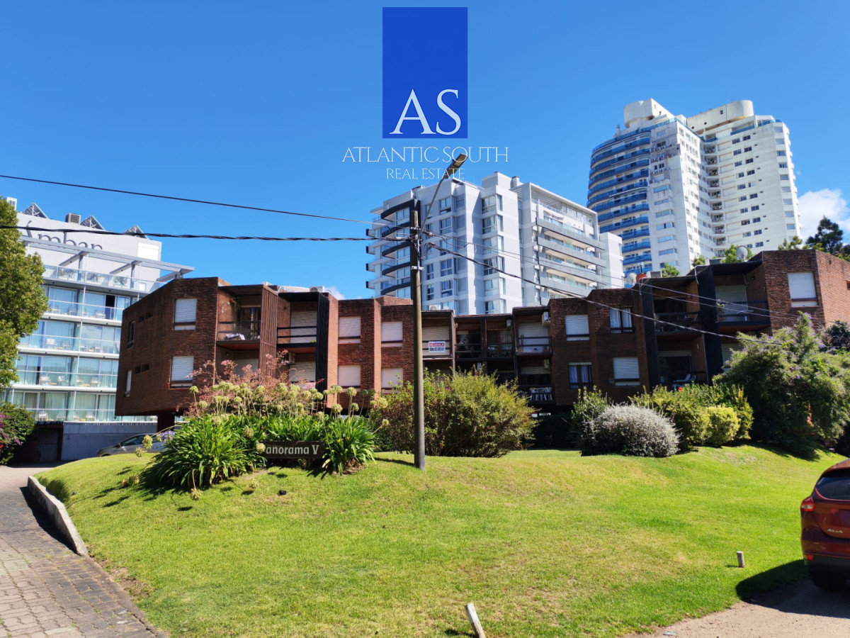 Apartamento ID.4615 - Oportunidad en Aidy Grill 2 Dormitorios con Cochera y Bajos Gastos