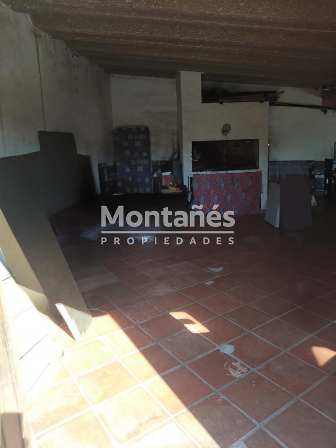 Casa ID.10594 - OPORTUNIDAD EN BARRIO LAS COOPERATIVAS CASA 3 DORM+2 BAÑOS CON COCHERA Y BARBACOA 