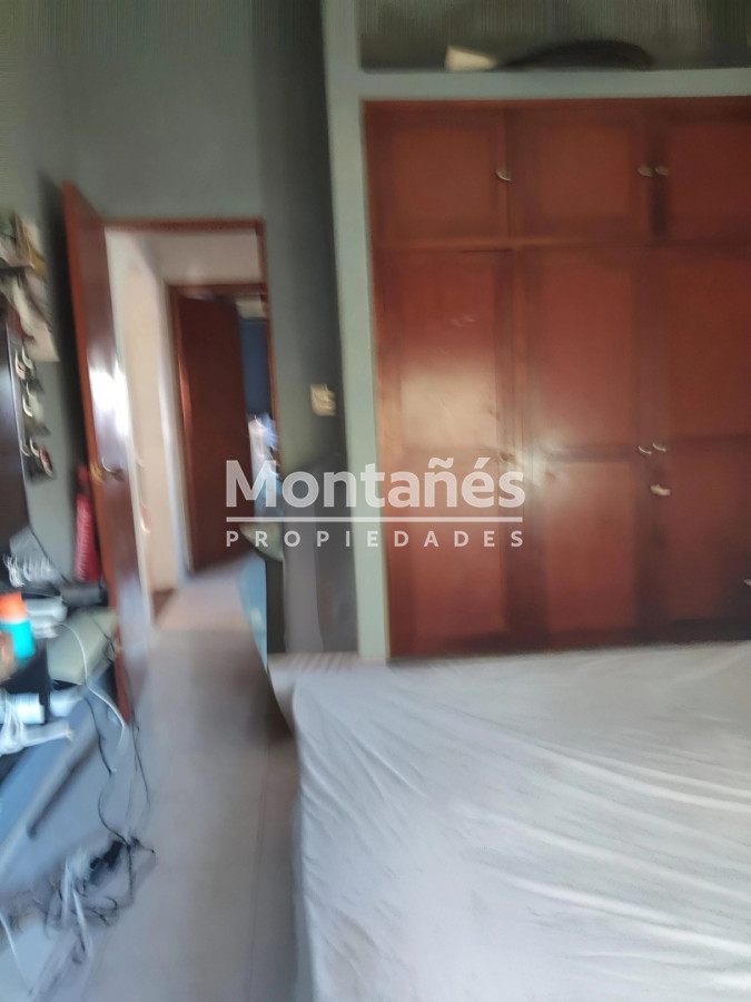 Casa ID.10594 - OPORTUNIDAD EN BARRIO LAS COOPERATIVAS CASA 3 DORM+2 BAÑOS CON COCHERA Y BARBACOA 