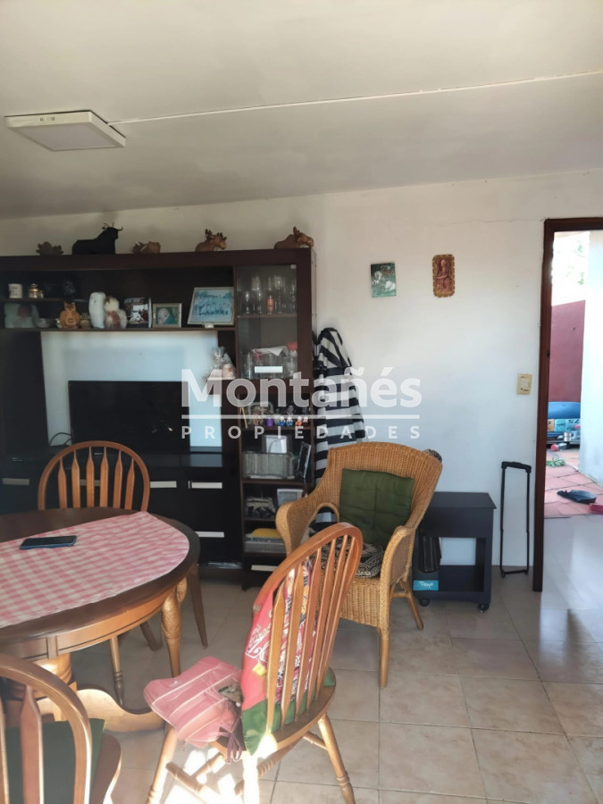 Casa ID.10594 - OPORTUNIDAD EN BARRIO LAS COOPERATIVAS CASA 3 DORM+2 BAÑOS CON COCHERA Y BARBACOA 