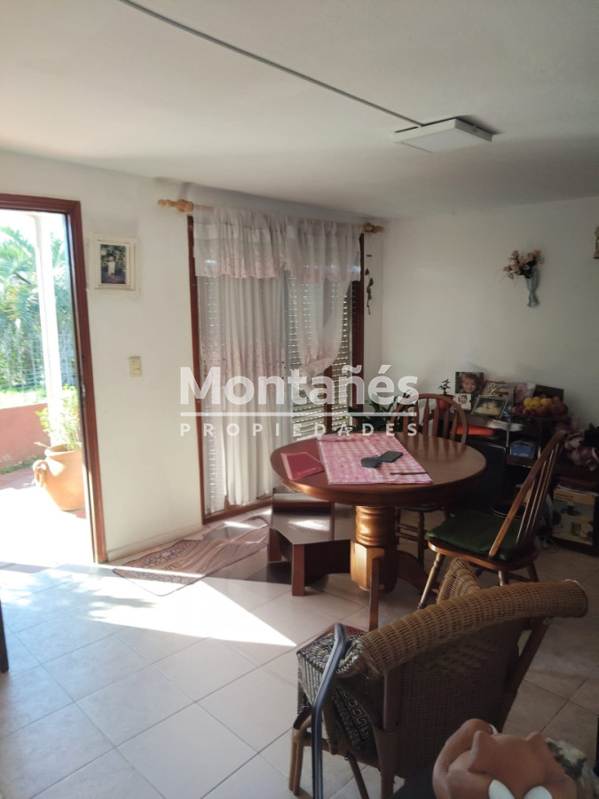 Casa ID.10594 - OPORTUNIDAD EN BARRIO LAS COOPERATIVAS CASA 3 DORM+2 BAÑOS CON COCHERA Y BARBACOA 