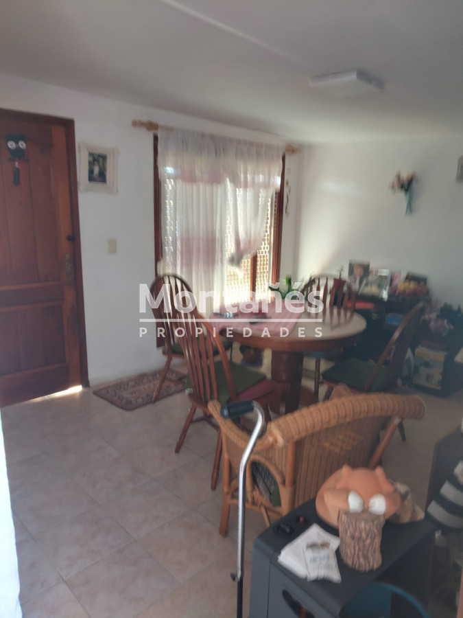 Casa ID.10594 - OPORTUNIDAD EN BARRIO LAS COOPERATIVAS CASA 3 DORM+2 BAÑOS CON COCHERA Y BARBACOA 