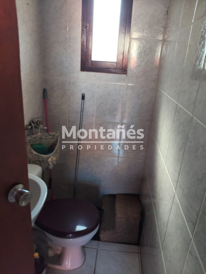 Casa ID.10594 - OPORTUNIDAD EN BARRIO LAS COOPERATIVAS CASA 3 DORM+2 BAÑOS CON COCHERA Y BARBACOA 