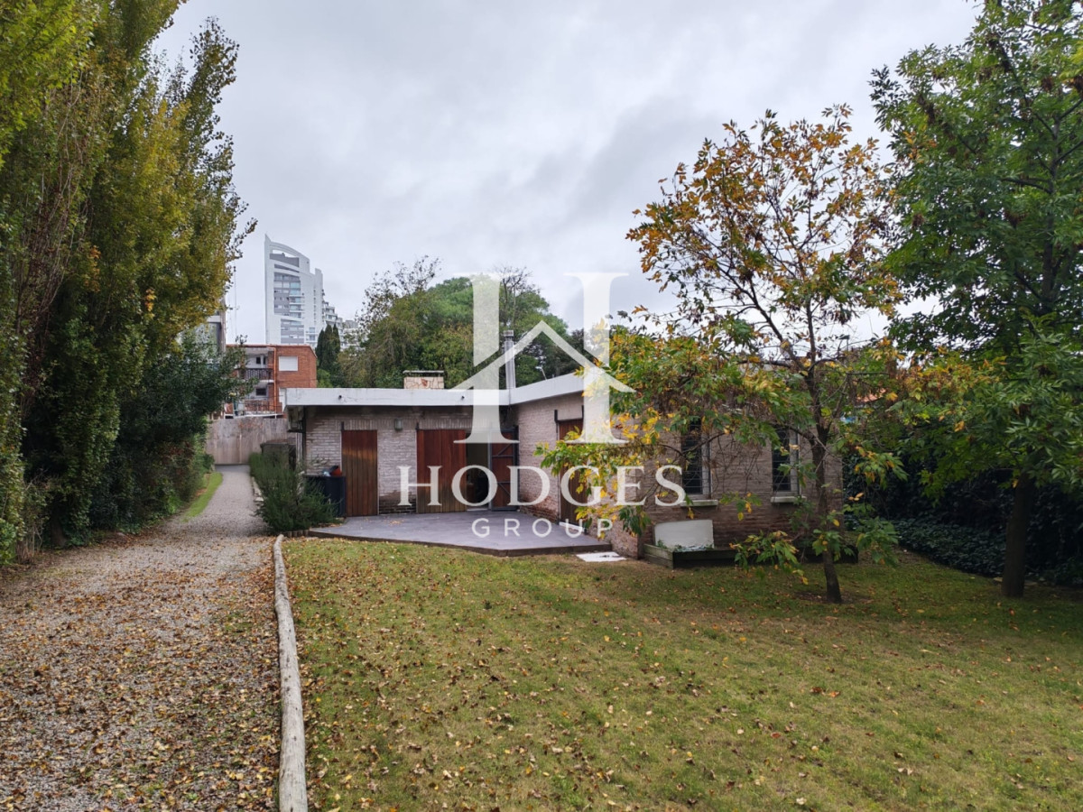 Casa ID.211 - Casa en Nuevo Cantegril 3 dorm+4 baños . Barbacoa Cerrada