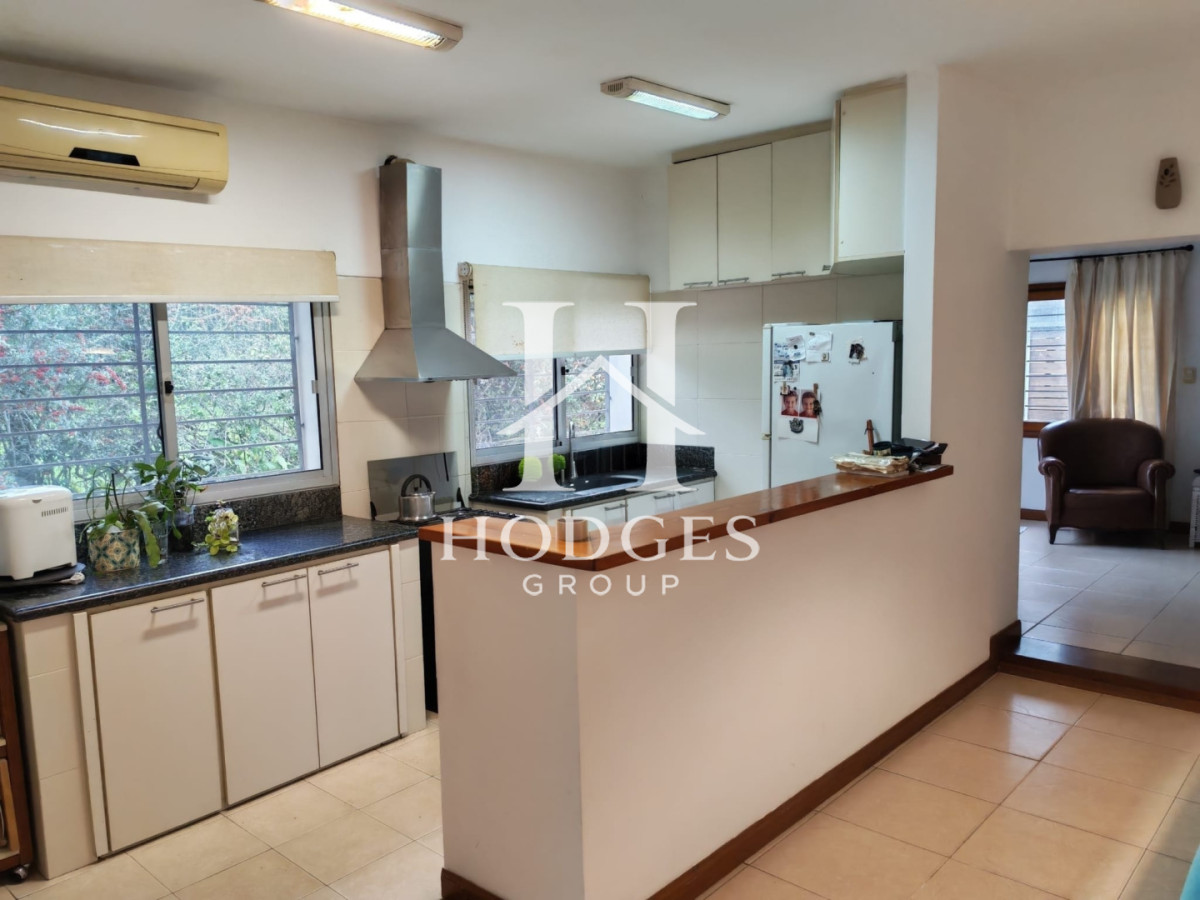 Casa ID.211 - Casa en Nuevo Cantegril 3 dorm+4 baños . Barbacoa Cerrada