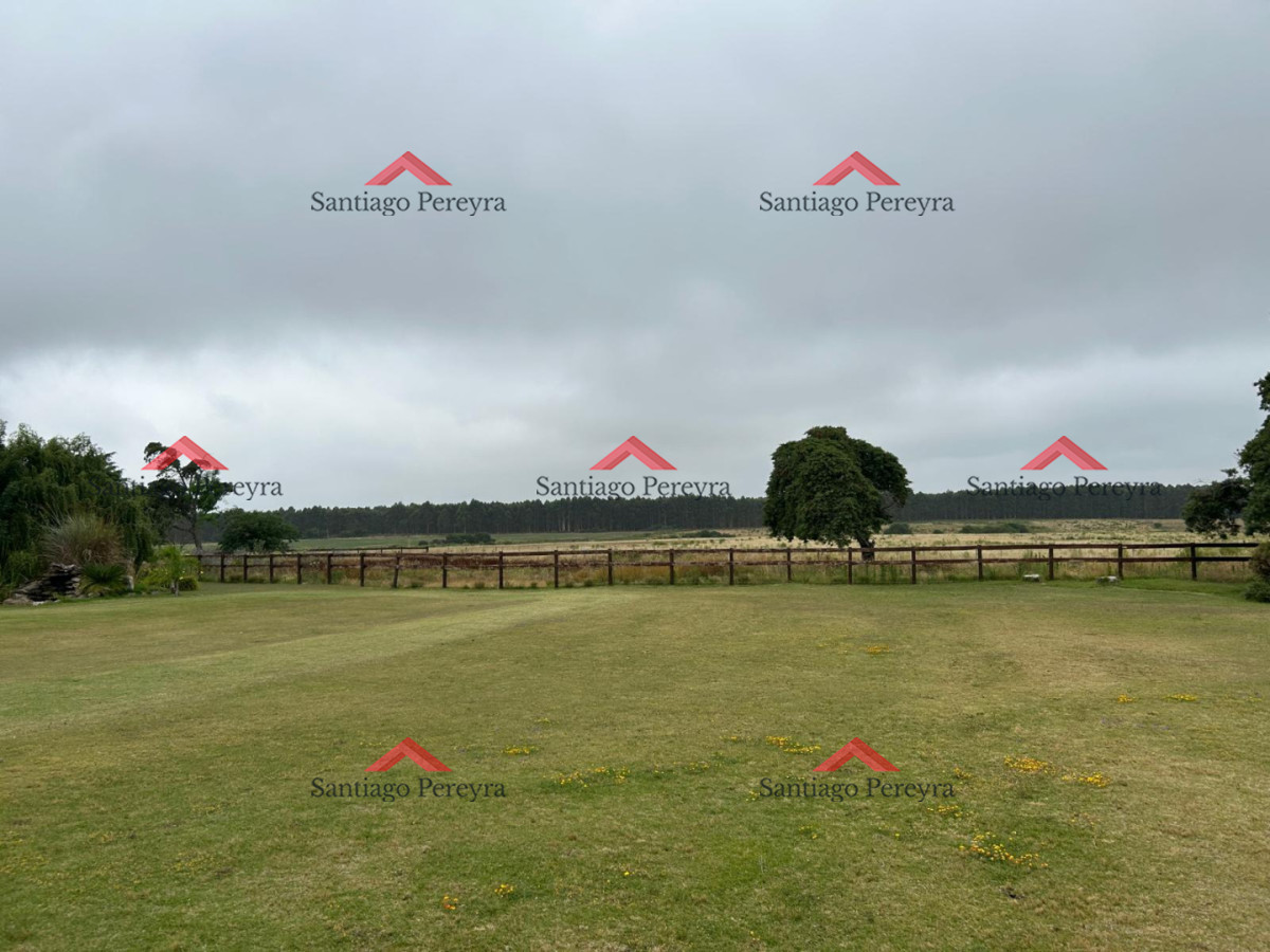 Chacra ID.16772 - OPORTUNIDAD !!!!  VENDO CHACRA DE 14 HAS QUE YA NO SE ENCUENTRAN EN LA ZONA . CANCHA DE POLO , PICADERO Y CABALLERIZAS 