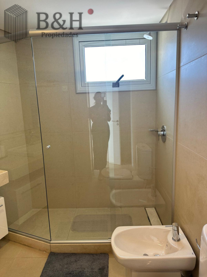 Apartamento ID.8069 - Edificio Puerto Punta -Exclusivo Apartamento 4 Dormitorios + Servicio Completo