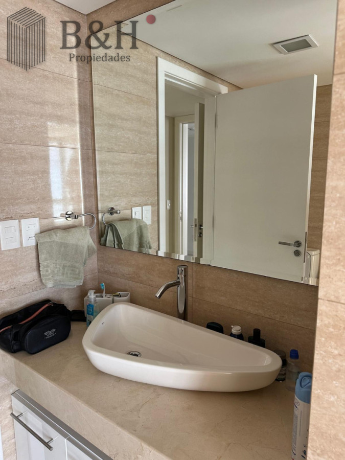 Apartamento ID.8069 - Edificio Puerto Punta -Exclusivo Apartamento 4 Dormitorios + Servicio Completo