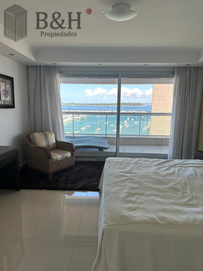 Apartamento ID.8069 - Edificio Puerto Punta -Exclusivo Apartamento 4 Dormitorios + Servicio Completo