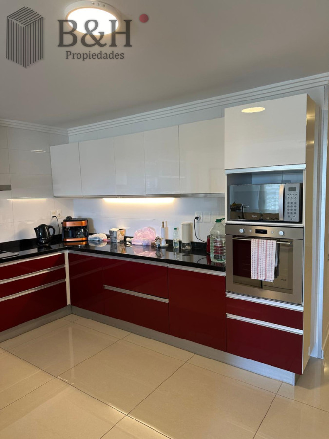 Apartamento ID.8069 - Edificio Puerto Punta -Exclusivo Apartamento 4 Dormitorios + Servicio Completo