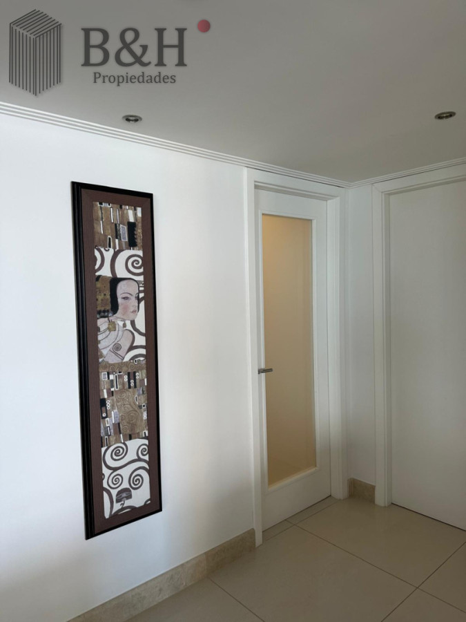 Apartamento ID.8069 - Edificio Puerto Punta -Exclusivo Apartamento 4 Dormitorios + Servicio Completo