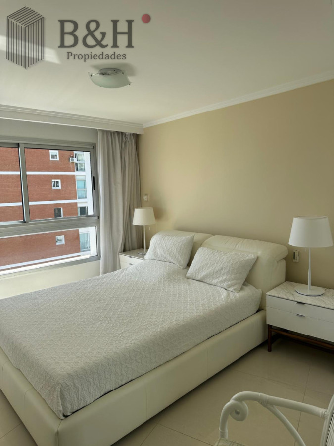 Apartamento ID.8069 - Edificio Puerto Punta -Exclusivo Apartamento 4 Dormitorios + Servicio Completo