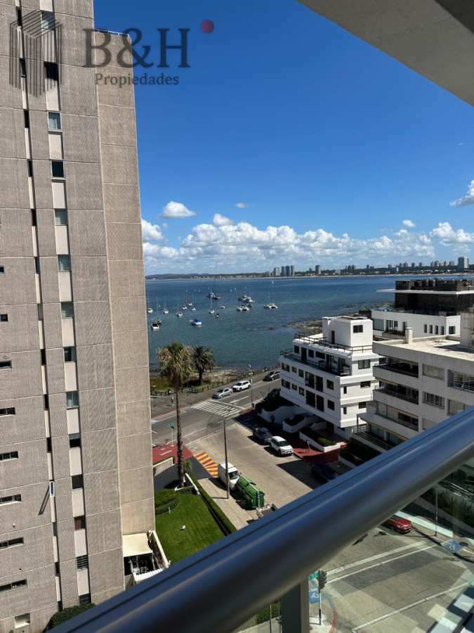 Apartamento ID.8069 - Edificio Puerto Punta -Exclusivo Apartamento 4 Dormitorios + Servicio Completo