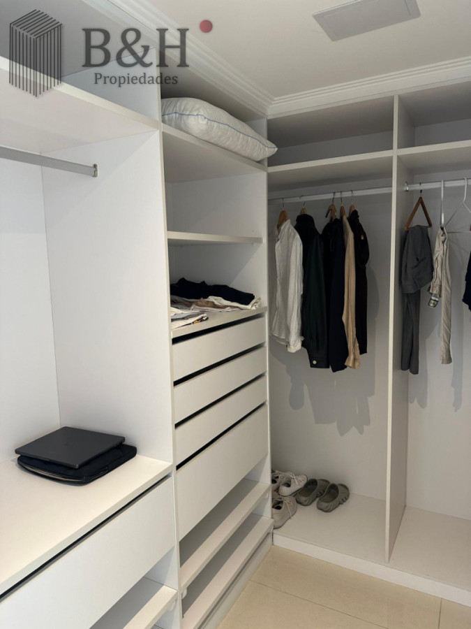 Apartamento ID.8069 - Edificio Puerto Punta -Exclusivo Apartamento 4 Dormitorios + Servicio Completo