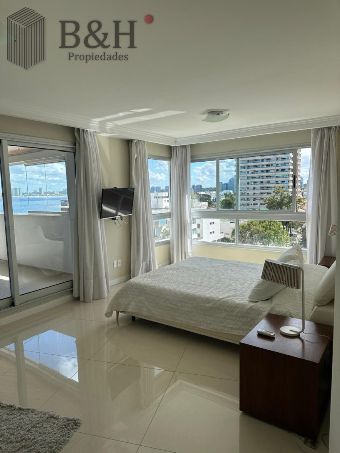 Apartamento ID.8069 - Edificio Puerto Punta -Exclusivo Apartamento 4 Dormitorios + Servicio Completo