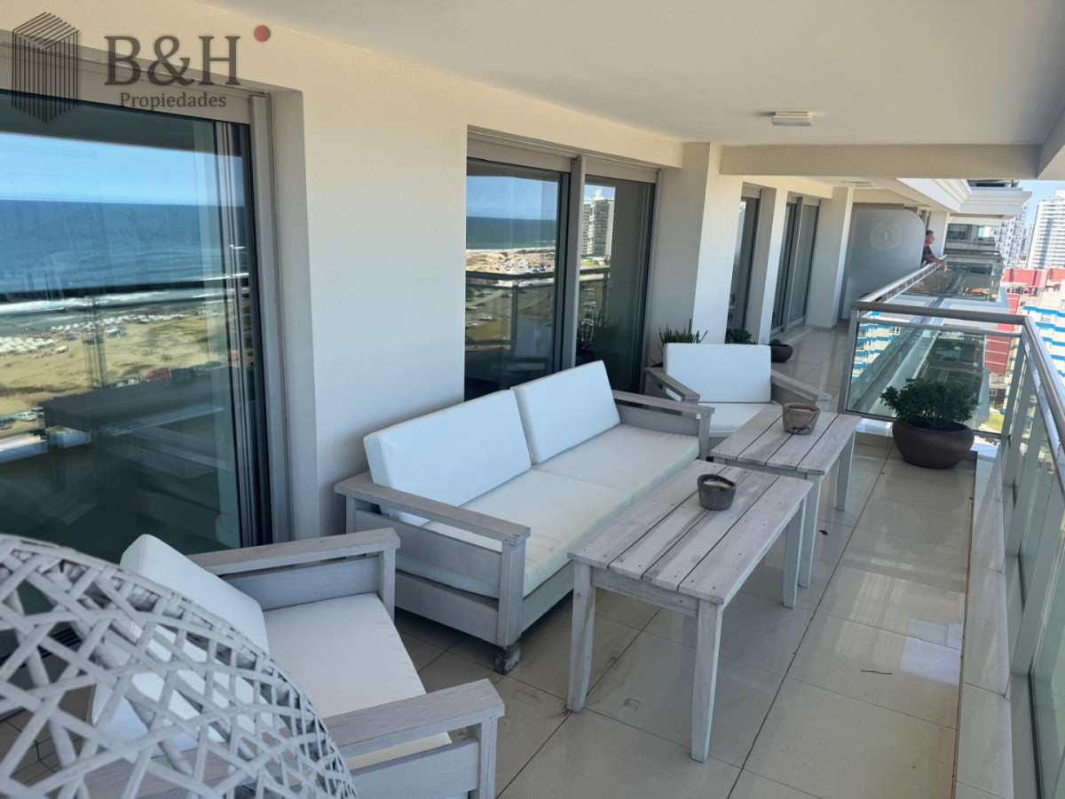 Apartamento ID.8070 - Torre Imperiale Exclusivo Apartamento de Gran Categoría con 4 Dormitorios, Servicio y 6 Baños