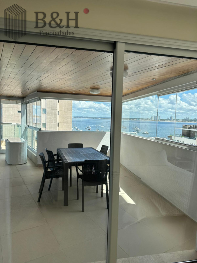 Apartamento ID.8069 - Edificio Puerto Punta -Exclusivo Apartamento 4 Dormitorios + Servicio Completo