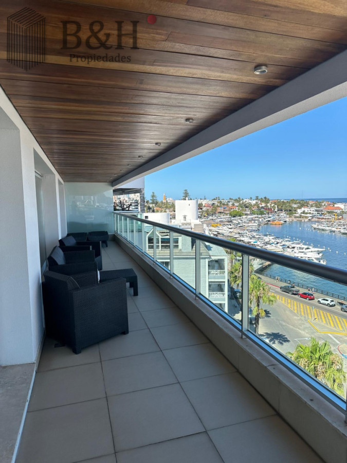 Apartamento ID.8069 - Edificio Puerto Punta -Exclusivo Apartamento 4 Dormitorios + Servicio Completo
