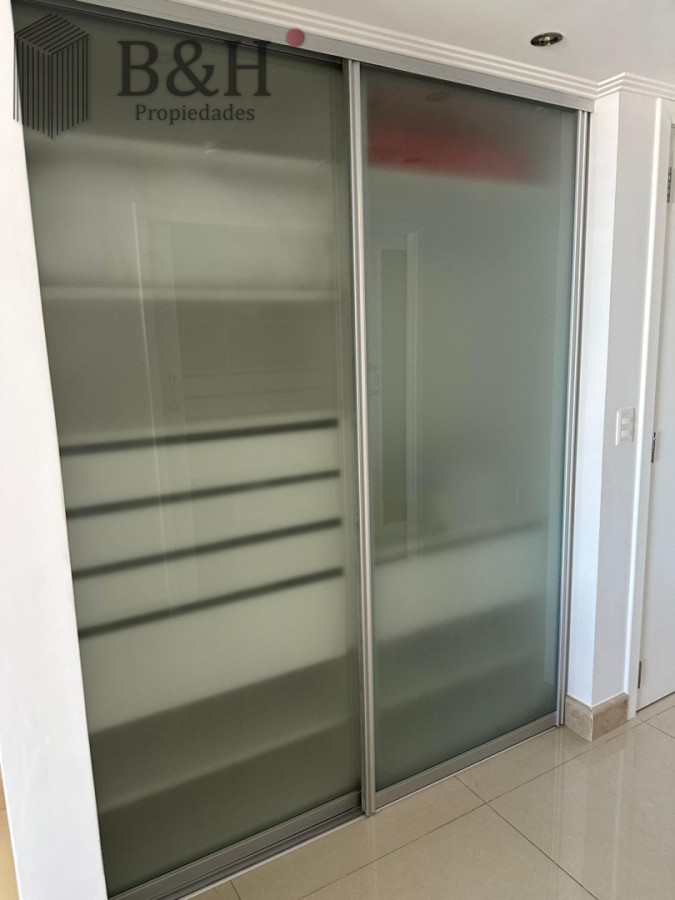 Apartamento ID.8069 - Edificio Puerto Punta -Exclusivo Apartamento 4 Dormitorios + Servicio Completo
