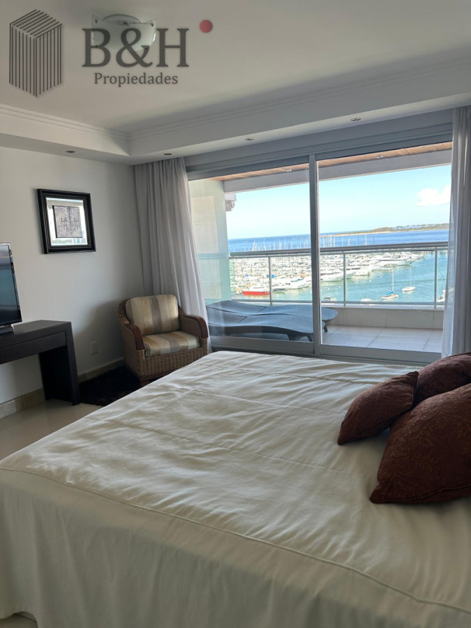 Apartamento ID.8069 - Edificio Puerto Punta -Exclusivo Apartamento 4 Dormitorios + Servicio Completo