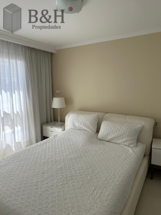 Apartamento ID.8069 - Edificio Puerto Punta -Exclusivo Apartamento 4 Dormitorios + Servicio Completo