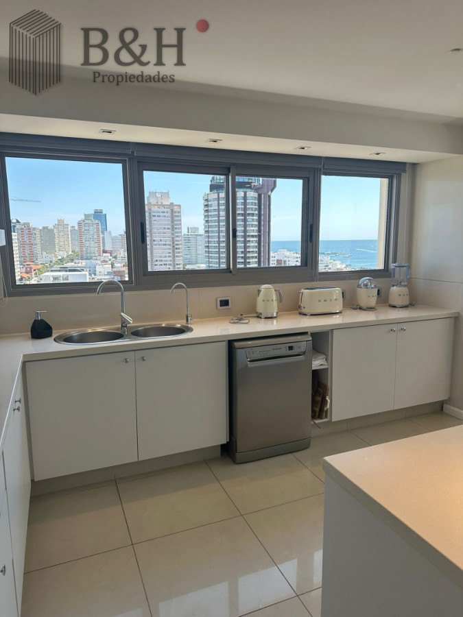Apartamento ID.8070 - Torre Imperiale Exclusivo Apartamento de Gran Categoría con 4 Dormitorios, Servicio y 6 Baños