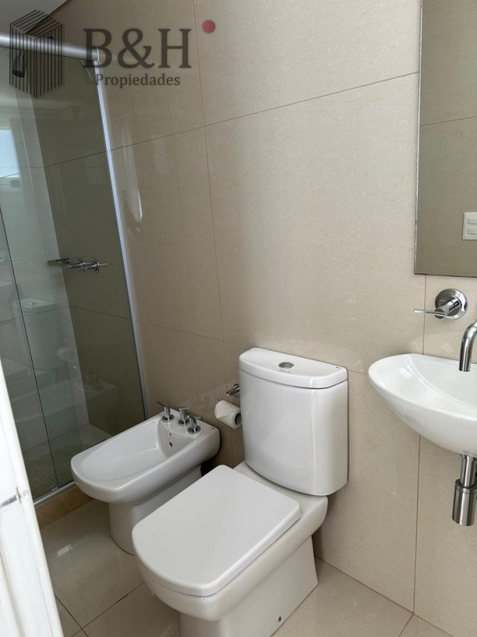Apartamento ID.8069 - Edificio Puerto Punta -Exclusivo Apartamento 4 Dormitorios + Servicio Completo