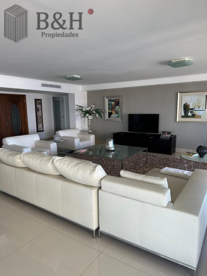 Apartamento ID.8069 - Edificio Puerto Punta -Exclusivo Apartamento 4 Dormitorios + Servicio Completo