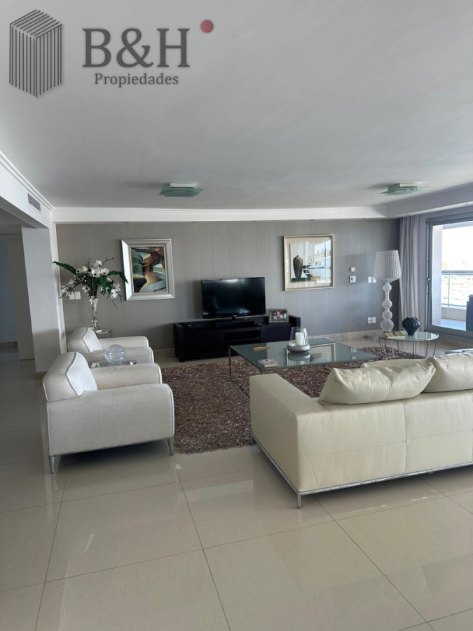 Apartamento ID.8069 - Edificio Puerto Punta -Exclusivo Apartamento 4 Dormitorios + Servicio Completo
