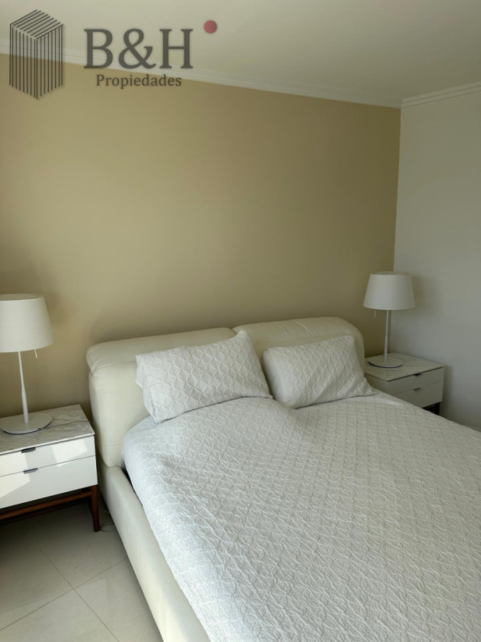 Apartamento ID.8069 - Edificio Puerto Punta -Exclusivo Apartamento 4 Dormitorios + Servicio Completo